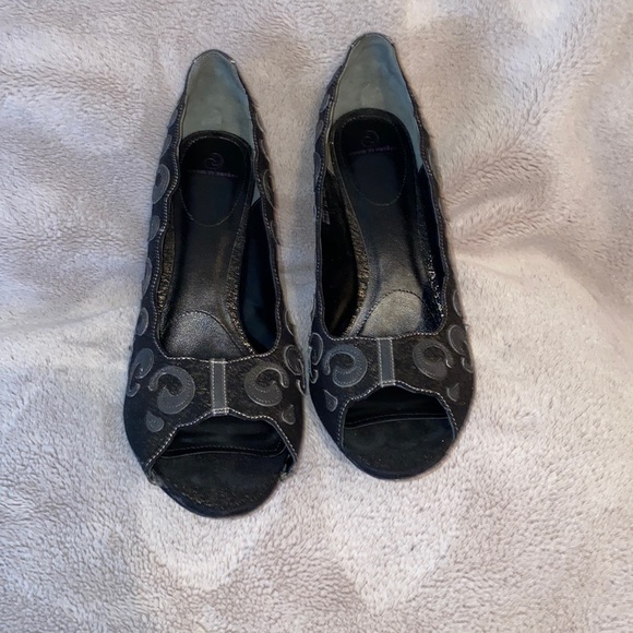 House of Dereon Shoes - House of Dereon Heels